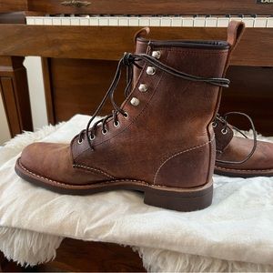 Red Wing women’s lace up brown boots, size 8